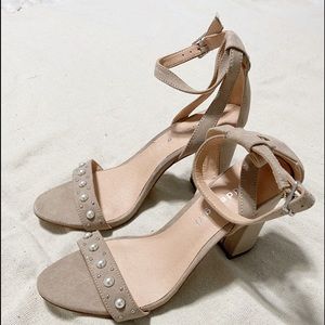 COPY - Steve Madden heals size 7